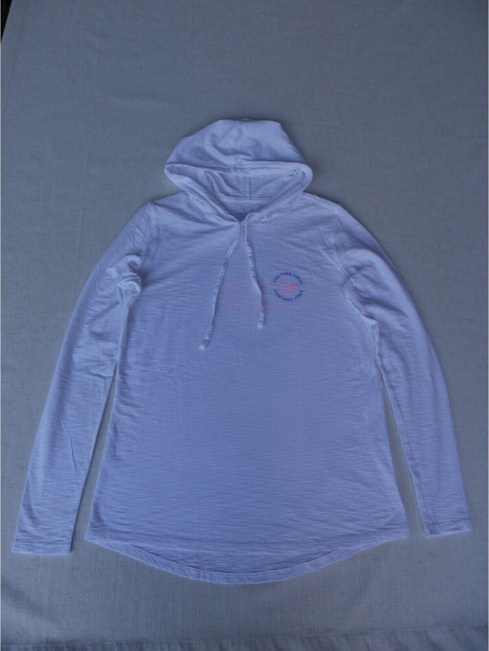Made in Peru Vineyard Vines Women's XS White Hooded Long Sleeve Pink Whale Tee